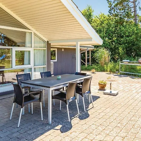 Amazing In With Kitchen Holiday home