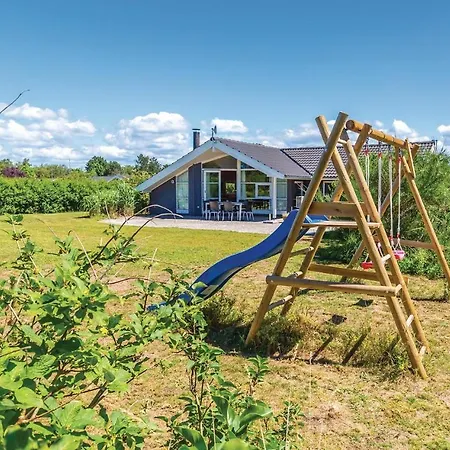 Amazing In With Kitchen Holiday home