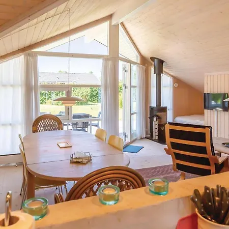 Holiday home Amazing In With Kitchen